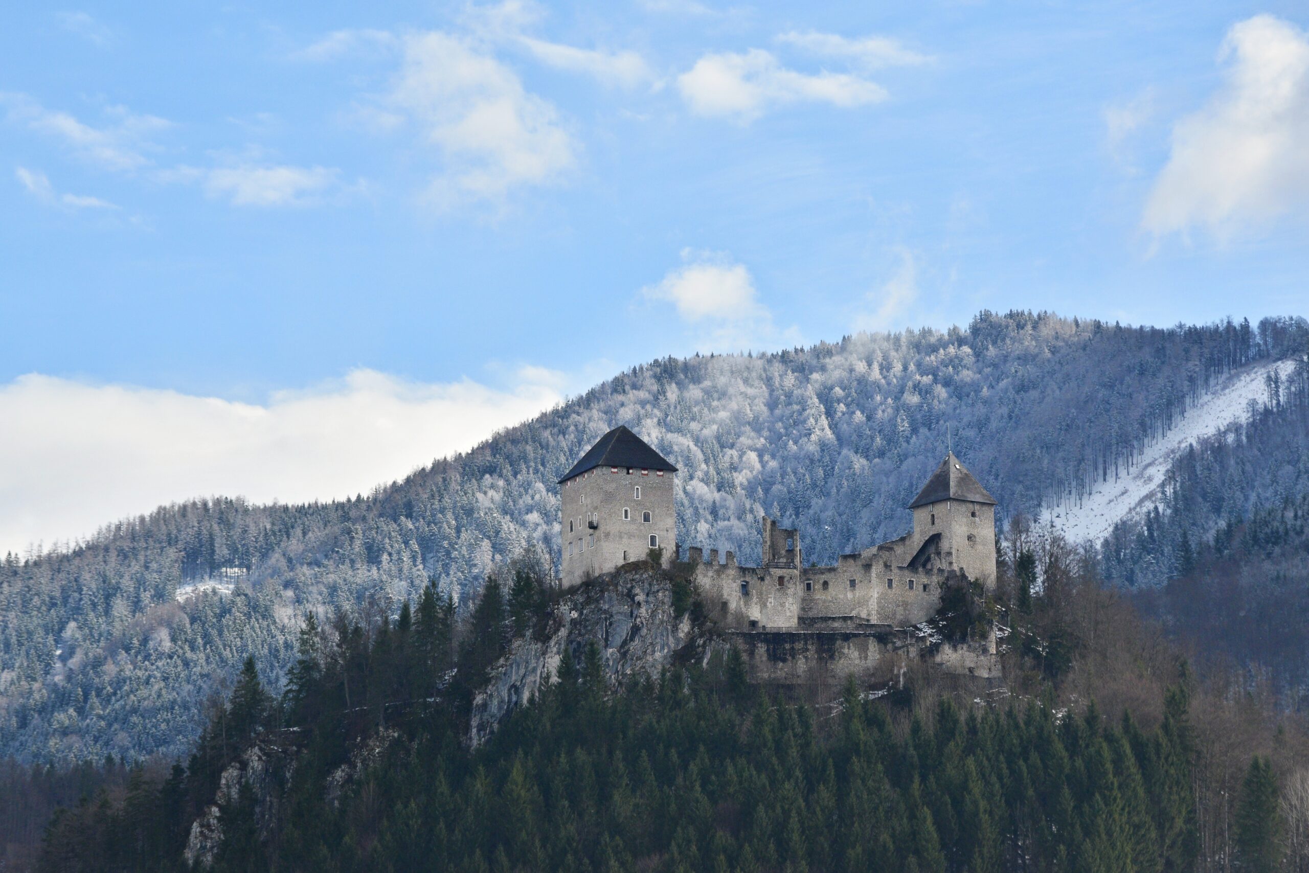 castle-mountains